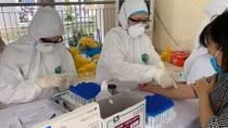 Hà Nội thêm 6 ca dương tính mới, có 3 người trong cùng cơ quan 