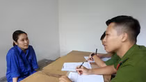 Nữ văn thư trộm dấu của bệnh viện làm giả giấy tờ để lừa đảo