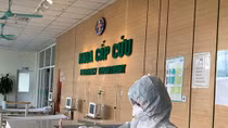 Tiếp tục hội chẩn điều trị cho 2 bệnh nhân COVID-19 nặng phải thở máy