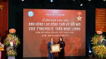 Phó Chủ tịch nước trao danh hiệu Anh hùng Lao động cho Giám đốc BV Nội tiết Trung ương