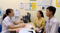 Những cặp vợ chồng hiếm muộn "trúng số" trên hành trình tìm con