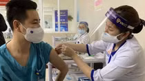 Thêm 4 tỉnh bắt đầu triển khai tiêm vaccine COVID-19