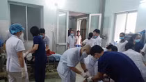 Cấp cứu 5 nạn nhân TNGT trên đường lên Hà Giang làm thiện nguyện 
