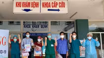 Bệnh nhân chạy thận nhân tạo cùng 10 người điều trị khỏi COVID-19