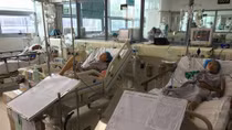 Máy chạy thận gặp sự cố, 2 bệnh nhân sốc nhiễm khuẩn xin chuyển viện