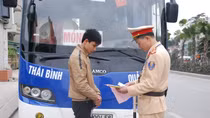 CSGT Quảng Ninh đảm bảo an toàn giao thông cho nhân dân đón Tết