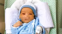 Bé sơ sinh bị bỏ rơi dưới hố ga 2 ngày đã hồi phục kỳ diệu