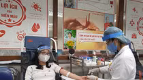 Gần 1.000 người hiến máu trong Ngày Toàn dân hiến máu tình nguyện 