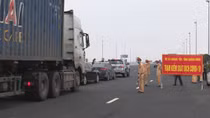 Nhiều giáo viên ngoại ngữ xung phong tới chốt chống dịch ở Quảng Ninh
