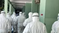 Bộ Y tế chi viện nhân lực, máy thở và sinh viên y dược tới Đà Nẵng