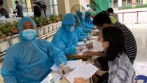 2 chuyên gia Ấn Độ và 2 công dân Việt mắc COVID-19 