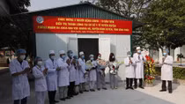 Lần đầu tiên hai ca nhiễm Covid-19 điều trị ở tuyến huyện xuất viện