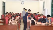 Hơn 20 đối tượng bay lắc tại karaoke DUBAI