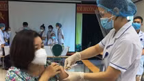 600 công nhân môi trường ở Bắc Ninh được tiêm vaccine COVID-19