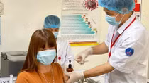 Từ 1 tháng sau tiêm vaccine COVID-19 mũi 2, hiệu quả bảo vệ mới đạt 60-90%