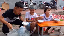 Con trai bà Tân Vlog bị phạt 7,5 triệu đồng vì đăng clip phản cảm