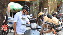 CSGT Hà Nội tuần lưu xử lý vi phạm nồng độ cồn trong phố cổ