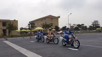 Các tay lái trong lực lượng CSGT tranh tài tại Hội thi lái xe giỏi