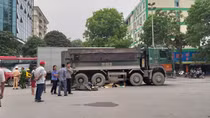 Xe "hổ vồ" gây tai nạn khiến 1 phụ nữ tử vong