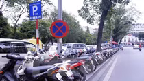 Hà Nội thu hồi giấy phép các điểm trông giữ xe gây bức xúc