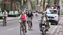 Hà Nội phạt người không đeo khẩu trang nơi công cộng
