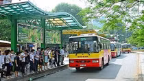 Học sinh tiếp tục nghỉ học, xe buýt dừng hoạt động