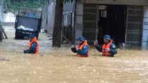 Khẩn trương ứng phó lũ quét, sạt lở đất