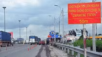 Hà Nội không "ngăn sông, cấm chợ"