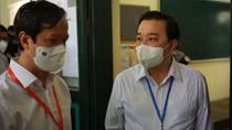 Bộ trưởng Nguyễn Kim Sơn kiểm tra công tác thi tại điểm trường THPT Chu Văn An
