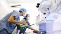 Cho phép vận chuyển các thiết bị y tế chống dịch ra nước ngoài với mục đích nhân đạo