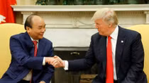 Tổng thống Mỹ hội đàm với Thủ tướng Nguyễn Xuân Phúc