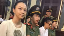Hoa hậu Phương Nga vẫn bị truy tố về hành vi lừa đảo 16,5 tỷ của "đại gia"