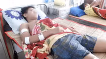 Đang đứng trước nhà, một học sinh lớp 10 bị chém nhập viện