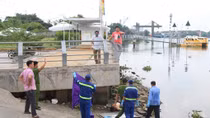 Phát hiện thi thể bảo vệ dân phố trên sông