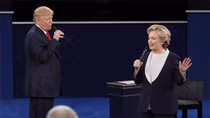 Tranh luận lần 2: Ông Trump thay đổi chiến thuật công kích bà Clinton