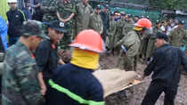 Hình ảnh nhói lòng từ hiện trường vụ lở núi kinh hoàng ở TP Nha Trang