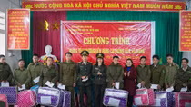 Cục An ninh VH, TT & TT mang yêu thương đến vùng cao Đồng Văn 