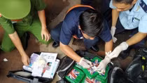 Phát hiện 100 bánh cocaine trị giá khoảng 800 tỷ đồng giấu trong container 