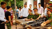Nhân dân giao nộp trên 98.000 khẩu súng các loại