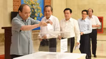 Lãnh đạo Đảng, Nhà nước quyên góp ủng hộ đồng bào bị thiệt hại do mưa lũ 