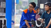 Xăng bất ngờ giảm giá vào chiều nay