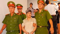 Tử tù sát hại 2 cháu nhỏ bịa chuyện để hoãn thi hành án