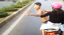 "Yêng hùng" lạng lách, chặn đầu xe khách bị phạt nặng