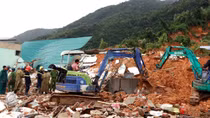Sạt lở đất kinh hoàng tại TP Nha Trang