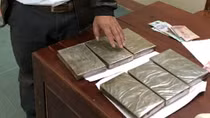 Bắt “nóng” đối tượng vận chuyển 6 bánh heroin