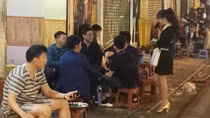 Nữ PG: Bên trong nụ cười là nước mắt