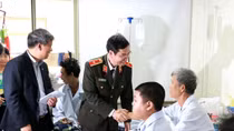 Hơn 8 tỷ đồng ủng hộ chương trình “Tết vì người nghèo năm 2017" của Báo CAND