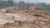 Hiện trường tan hoang vì mưa lũ ở các tỉnh miền núi phía Bắc