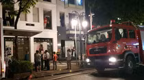 Cháy cửa hàng quần áo trên phố Hai Bà Trưng