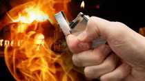 Tưới xăng đốt chết chồng vì mâu thuẫn vặt